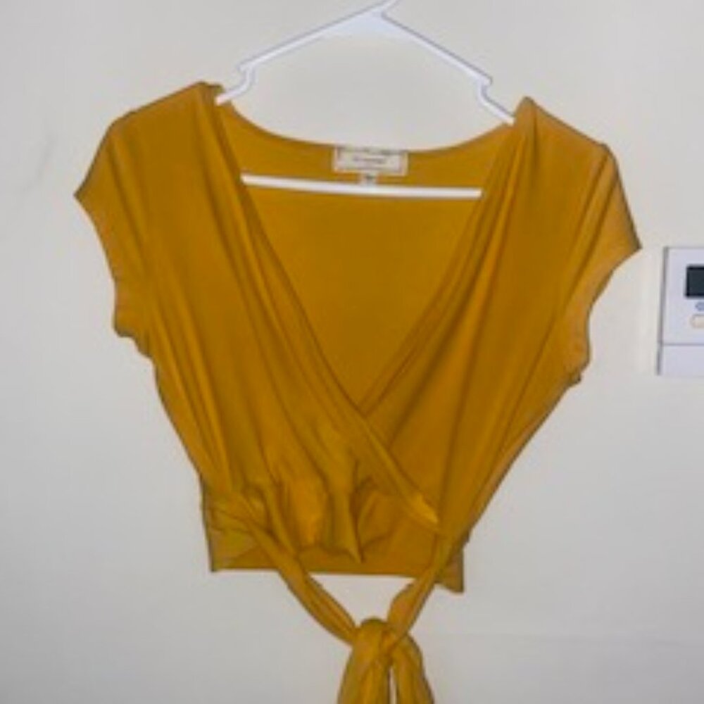 No Comment Mustard Yellow Blouse S | Short Sleeve Women's Top Like New
